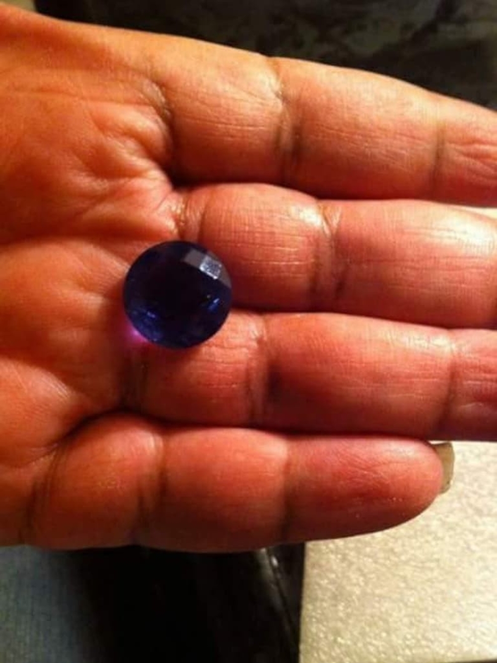 STUNNING & GORGEOUS!!! Natural 12.5ct Round Color Change Fluorite - Picture 5 of 7